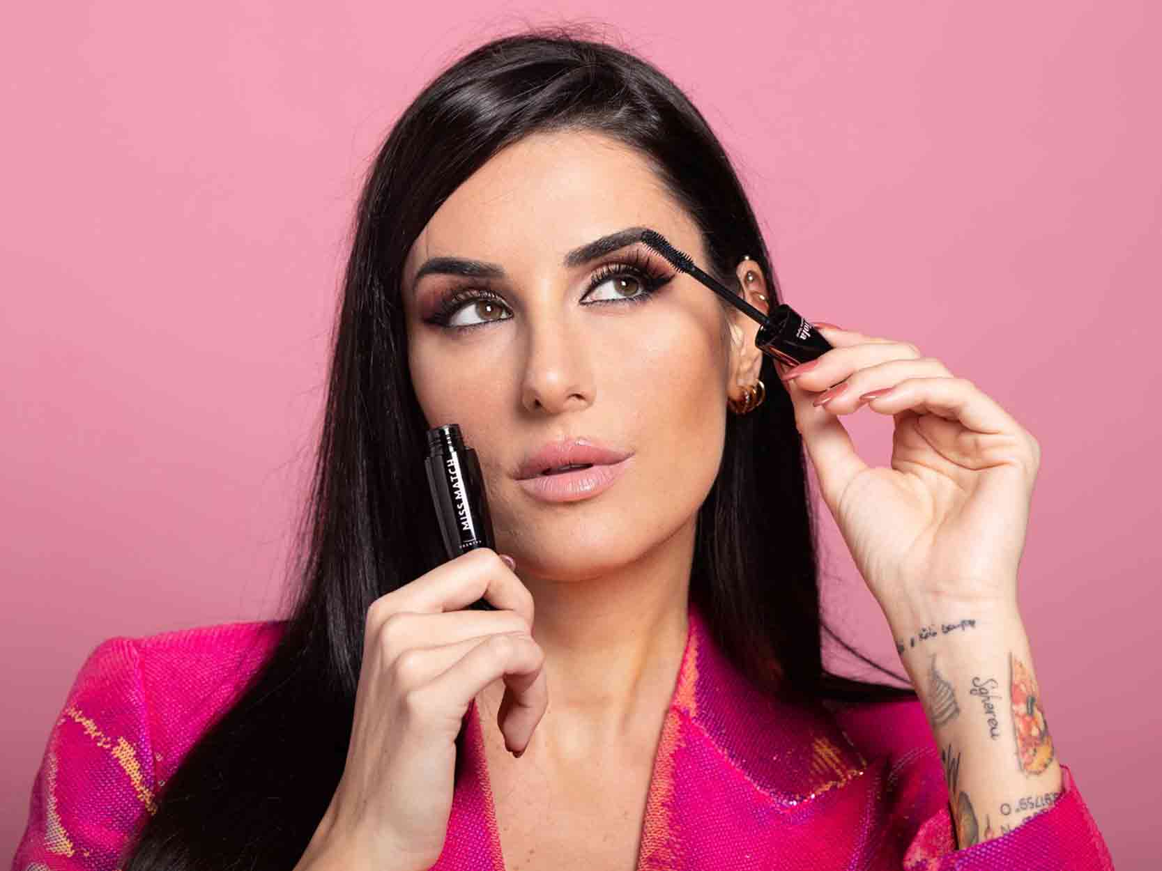 applicazione mascara volumizzante